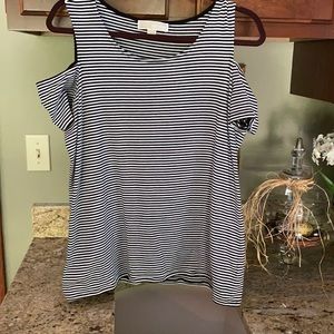 Michael Kors cold shoulder tshirt size large